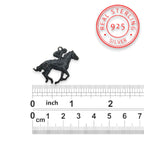 Жокей – Мъжки спортен медальон със състезателен кон – Оксидирано сребро 925 – Ръчно изработено бижу/талисман конен спорт – Идеален подарък – SSJ