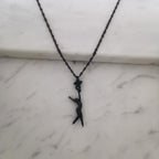 Художествена гимнастика (съчетание с топка) – Дамски спортен медальон от сребро 925 с оксидирано покритие – Ръчно изработено спортно бижу – Идеален подарък за жена, фенка на художествената гимнастика – SSJ