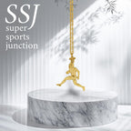 Американски футбол – Мъжки спортен медальон от сребро 925 с позлатено покритие – Ръчно изработено бижу талисман за спортисти и фенове – Идеален подарък за играч, треньор или почитател – SSJ