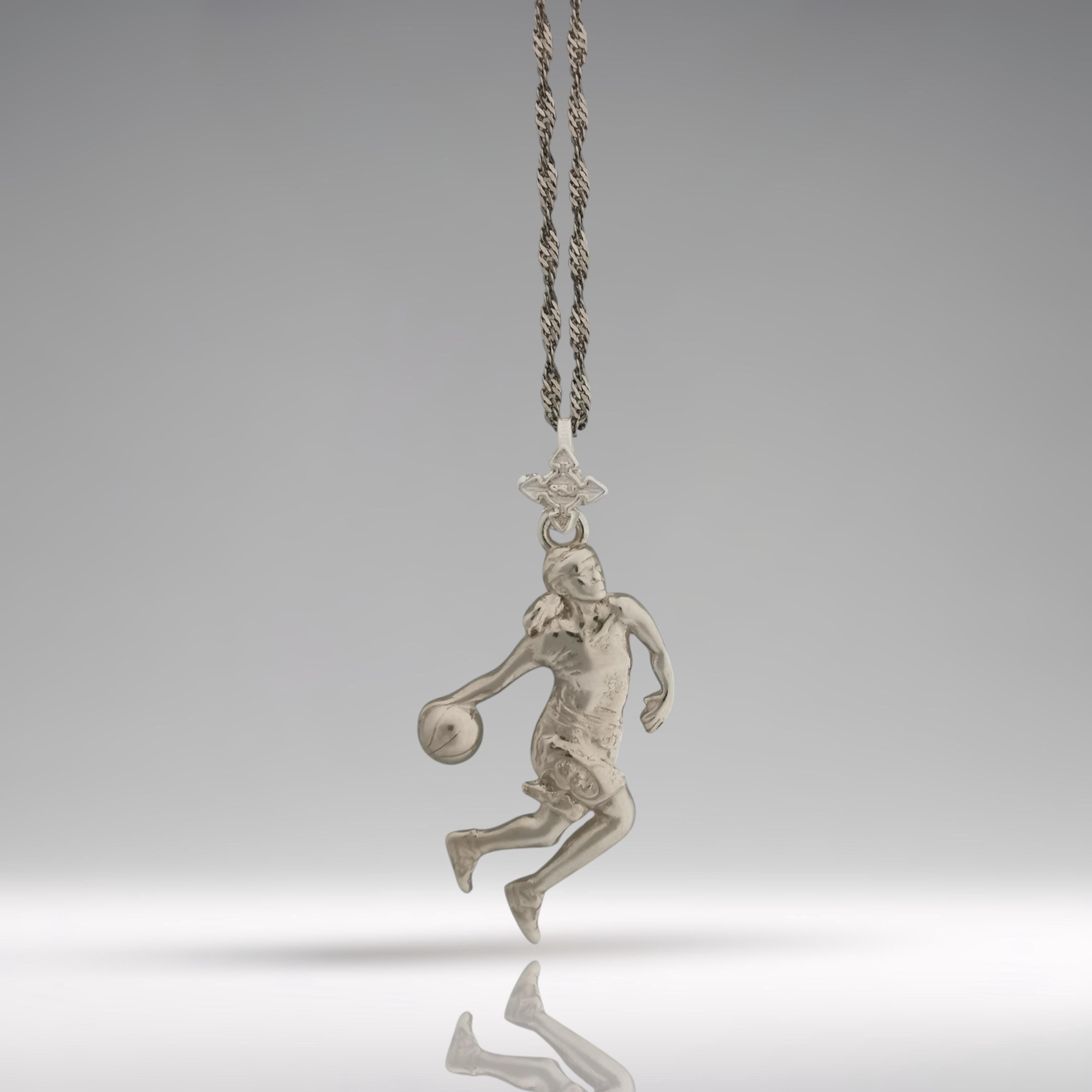 Баскетбол – Женски спортен медальон от сребро 925 с класическо полирано покритие – Ръчно изработено бижу талисман за баскетболистки и фенки на спорта – Идеален подарък за спортист, треньор или почитател – SSJ