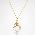 Футболист (удар с крак) – Мъжки спортен медальон от сребро 925 с позлатено покритие – Ръчно изработено спортно бижу – Идеален подарък за мъж, фен на футбола – SSJ