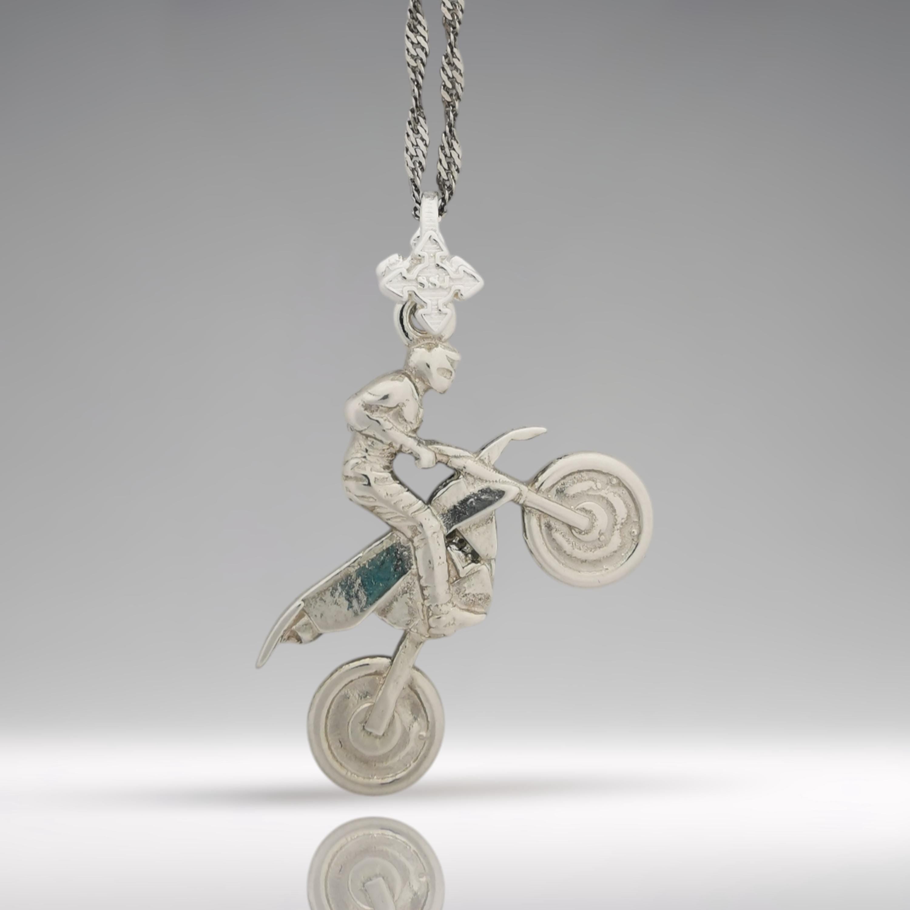 Мотокрос – Мъжки спортен медальон от сребро 925 в класическо сребро – Ръчно изработено спортно бижу – Идеален подарък за мъж, фен на мотокроса – SSJ