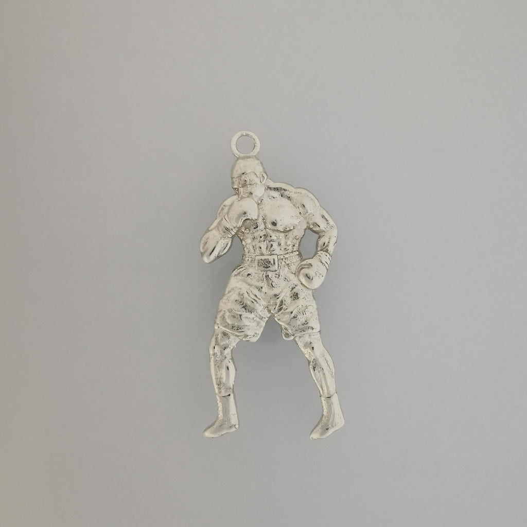 Боксьор – Мъжки спортен медальон за бойци, боксьори и MMA атлети от сребро 925 – Ръчно изработено бижу талисман за бойни изкуства – SSJ