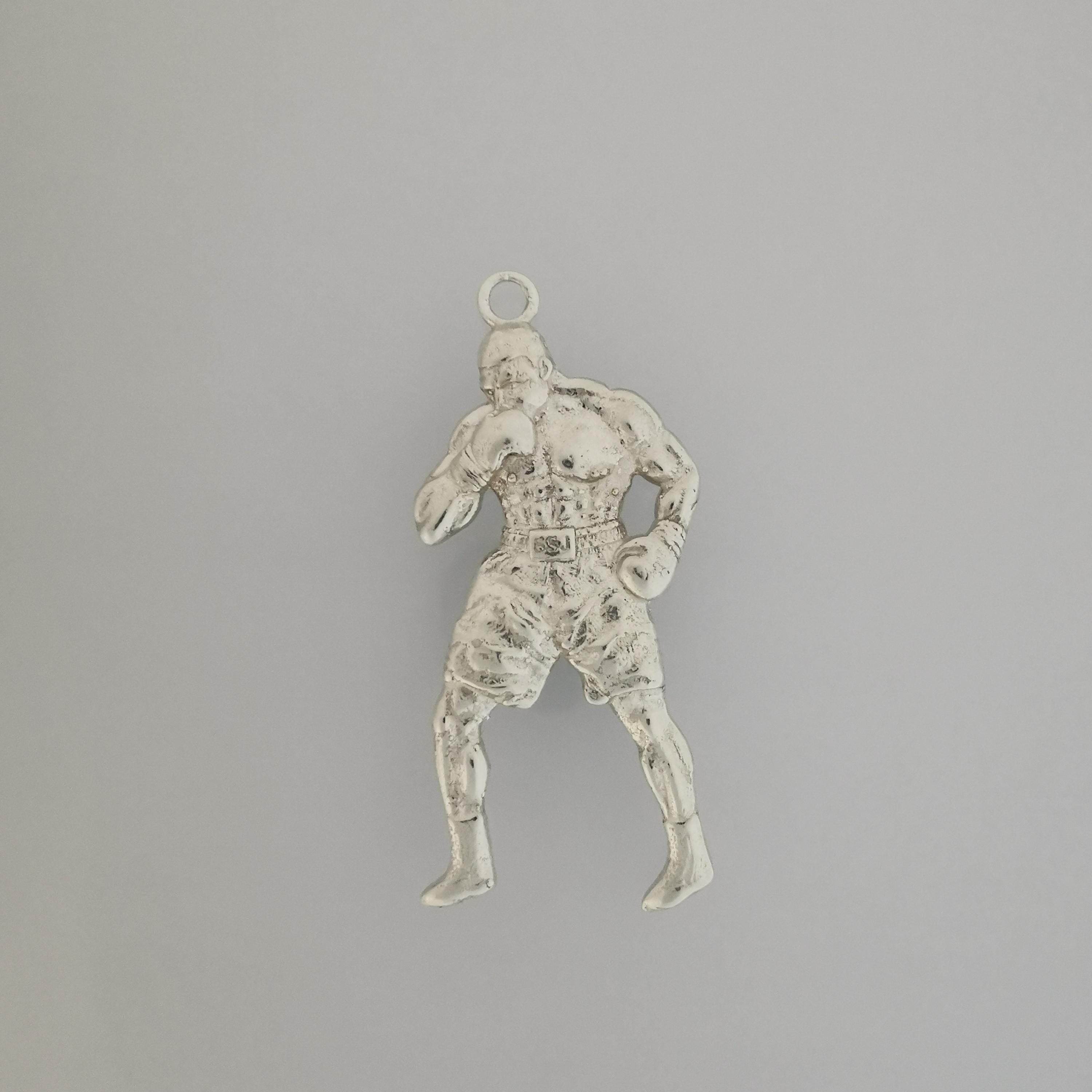 Боксьор – Мъжки спортен медальон за бойци, боксьори и MMA атлети от сребро 925 – Ръчно изработено бижу талисман за бойни изкуства – SSJ