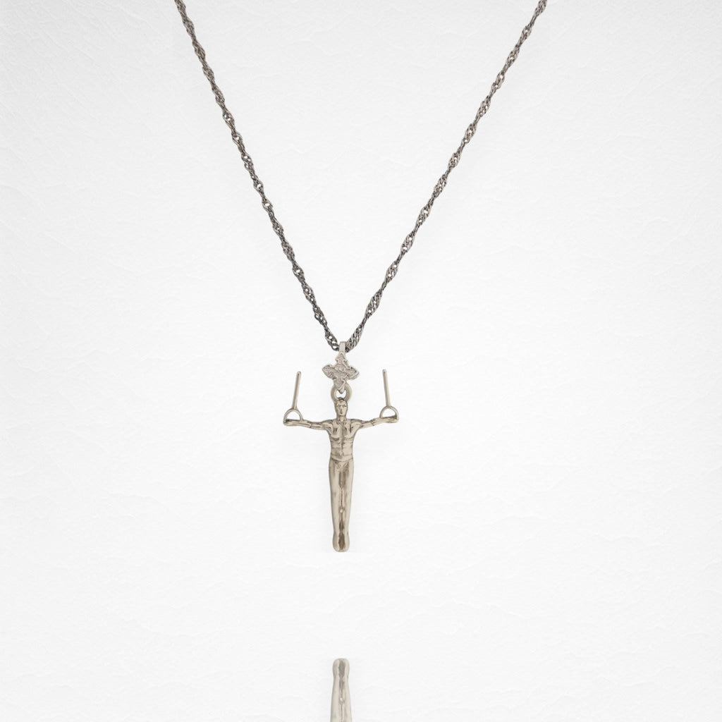 Мъжки спортен медальон от сребро 925 – Талисман за гимнастици и спортисти – Ръчно изработено бижу в класическо полирано покритие – Идеален подарък за спортист, треньор или фен – SSJ