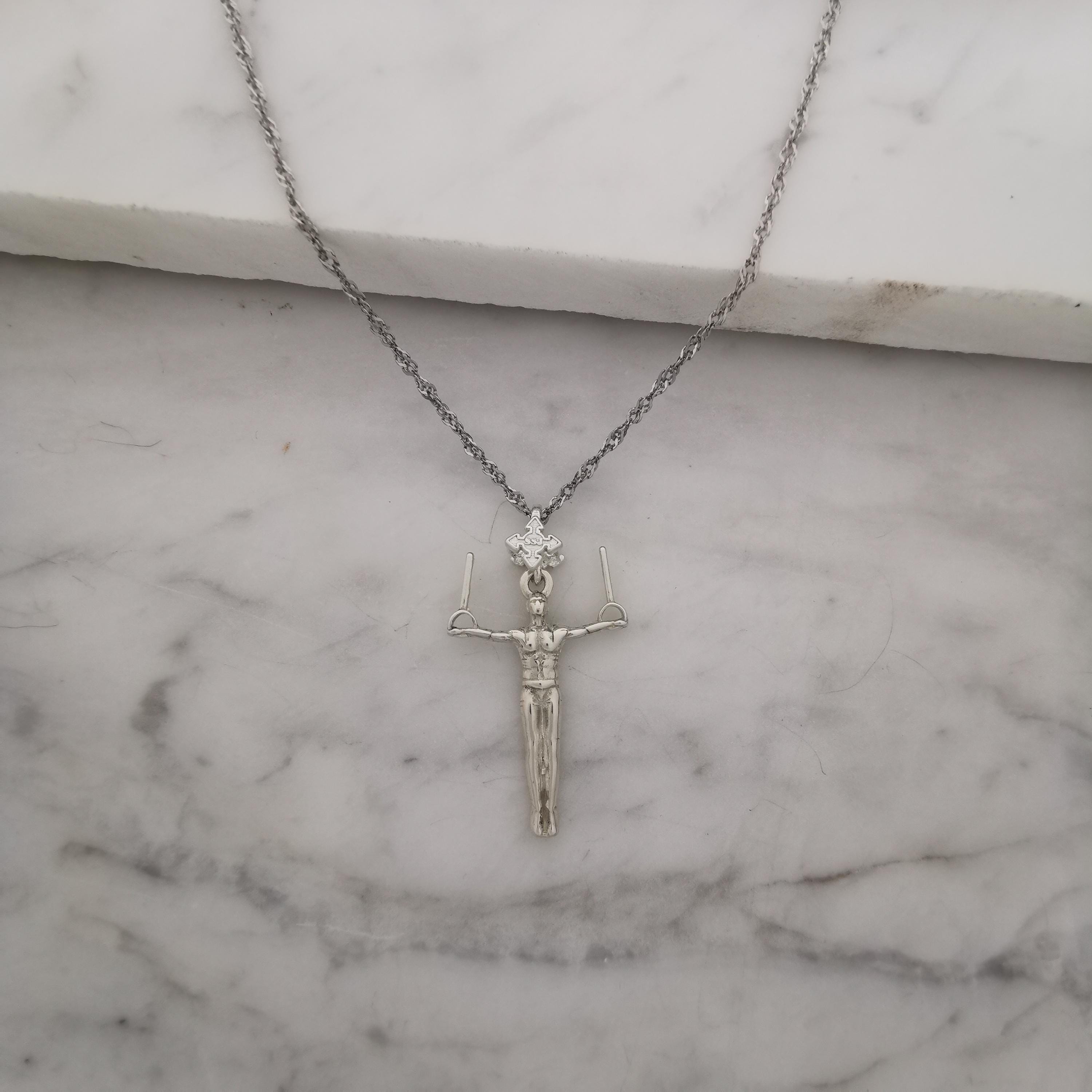 Мъжки спортен медальон от сребро 925 – Талисман за гимнастици и спортисти – Ръчно изработено бижу в класическо полирано покритие – Идеален подарък за спортист, треньор или фен – SSJ