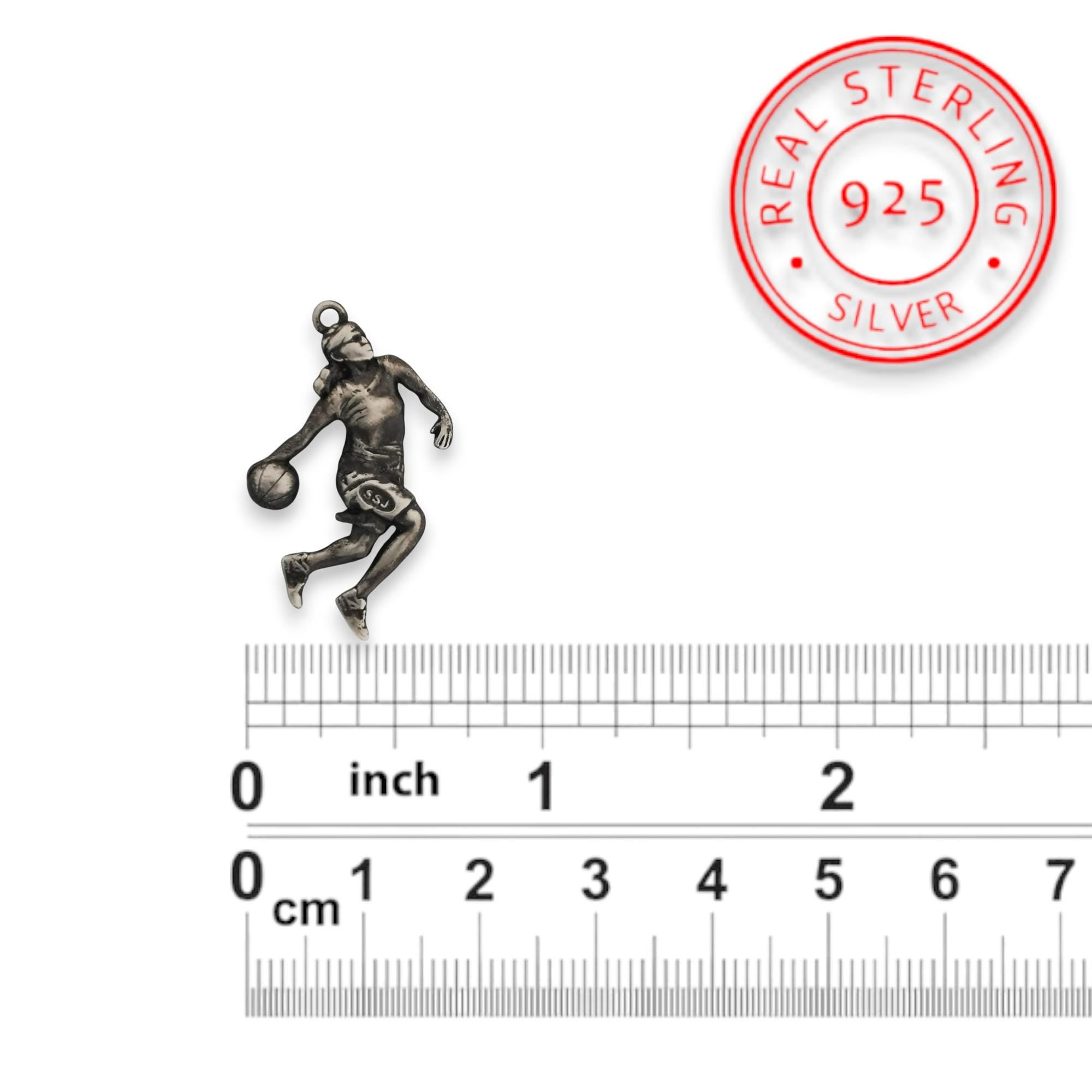 Дамски медальон 925 баскетбол – Баскетболистка с топка, винтидж