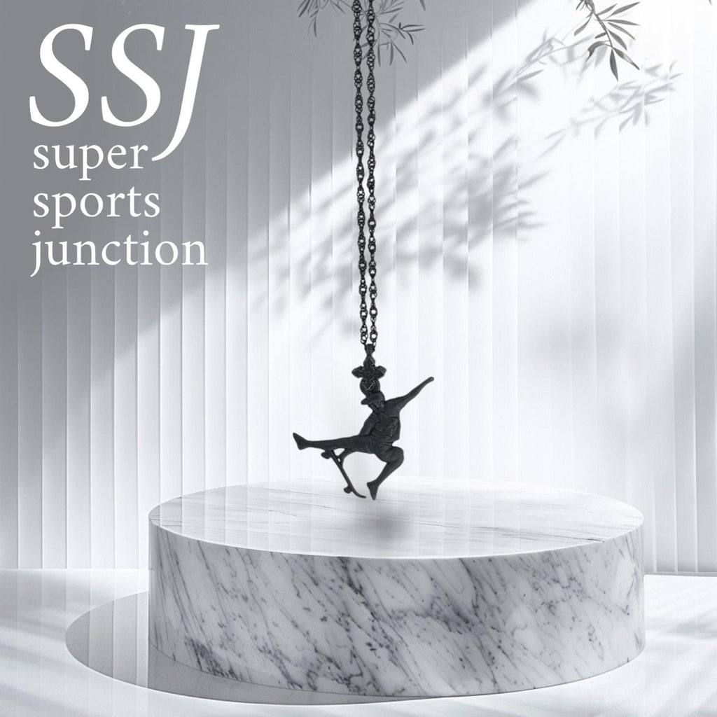 Скейтбордист – Мъжки спортен медальон от сребро 925 с оксидирано покритие – Ръчно изработено спортно бижу – Идеален подарък за мъж, фен на скейтборда – SSJ