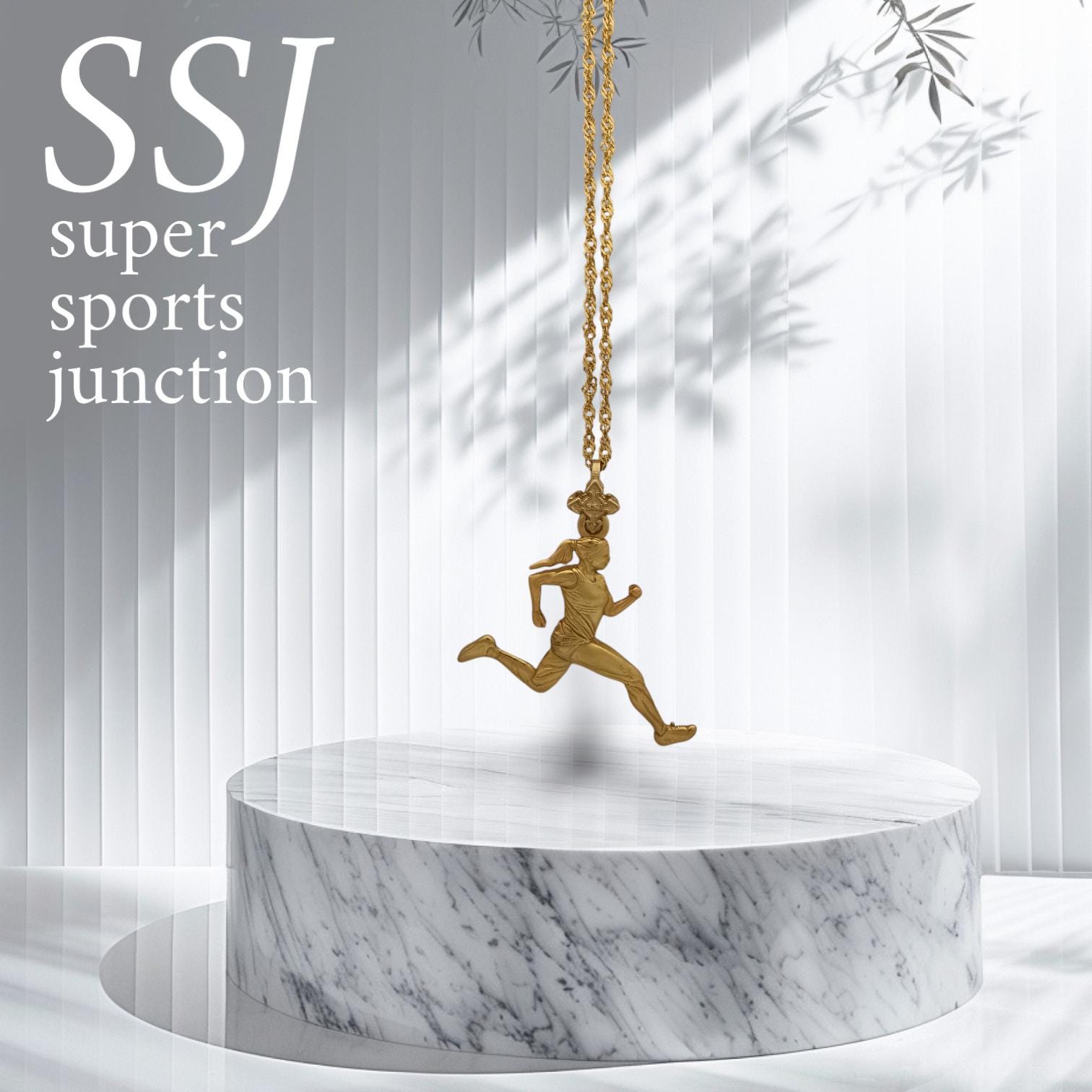 Атлетка – Женски спортен медальон за бегачки, спринтьорки и маратонки от сребро 925 с позлатено покритие – Ръчно изработено бижу талисман за лекоатлетки – SSJ