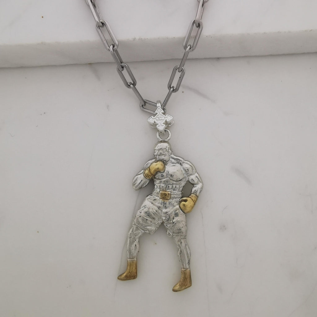 Боксьор – Мъжки спортен медальон за бойци, боксьори и MMA атлети от сребро 925 с частично позлатено покритие – Ръчно изработено бижу талисман за бойни изкуства – SSJ