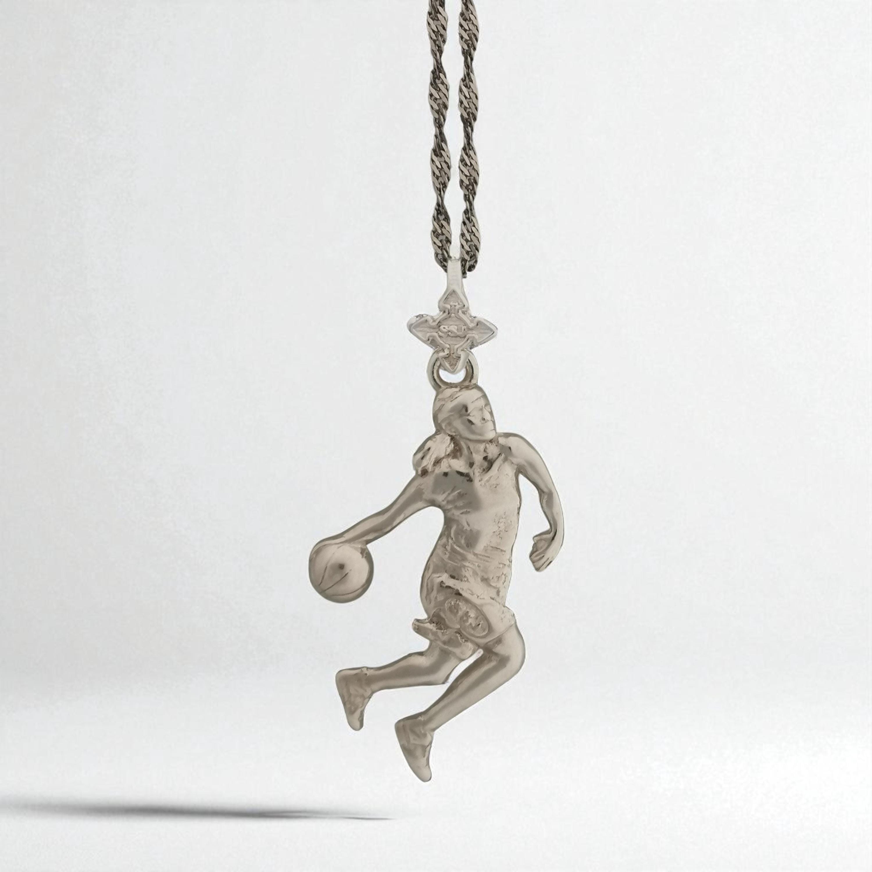 Баскетбол – Женски спортен медальон от сребро 925 с класическо полирано покритие – Ръчно изработено бижу талисман за баскетболистки и фенки на спорта – Идеален подарък за спортист, треньор или почитател – SSJ