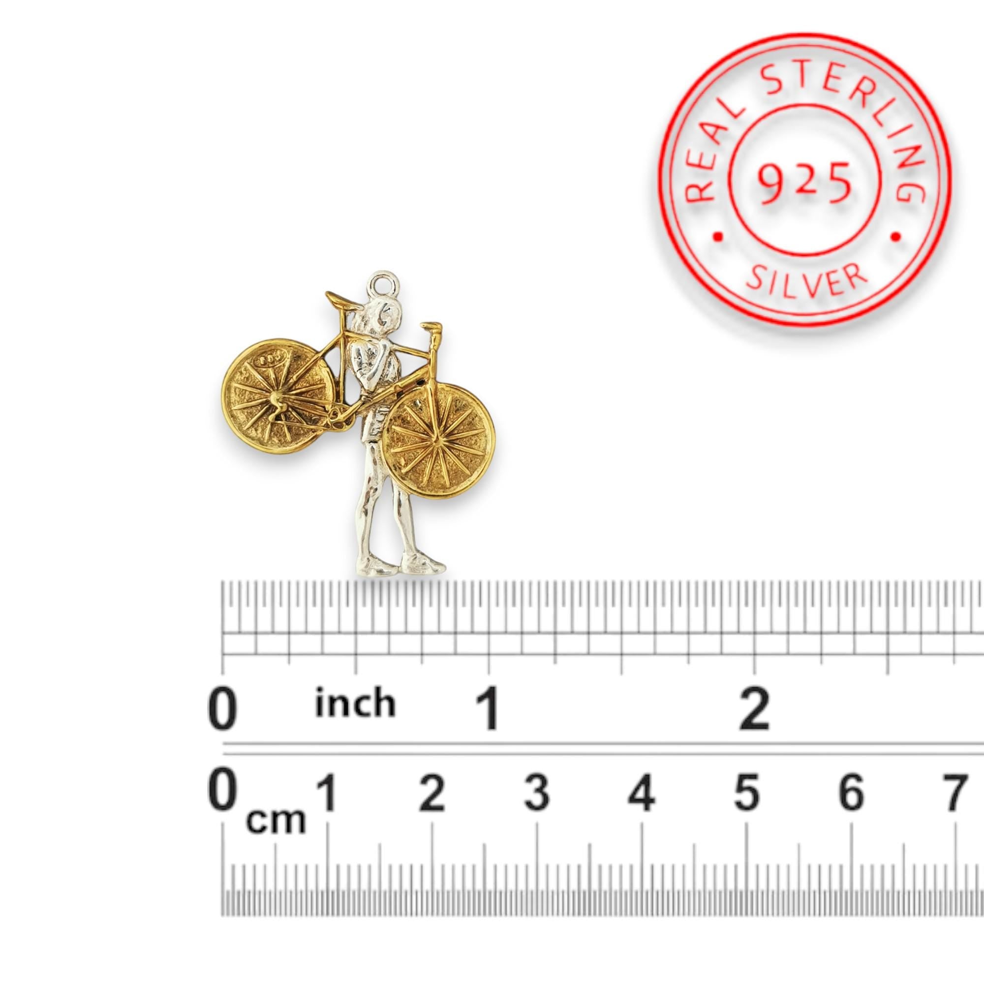 Сребърен медальон 925 колоездене – Колоездачка, със златни акценти