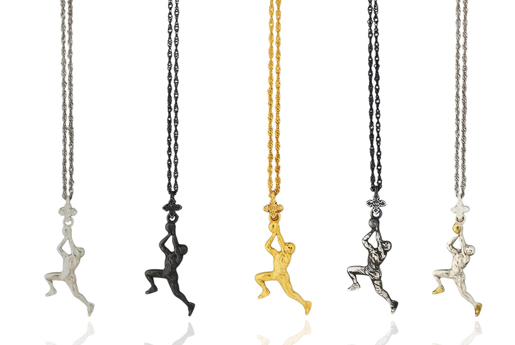 Баскетбол – Мъжки спортен медальон от сребро 925 с позлатено покритие – Ръчно изработено бижу талисман за баскетболисти и фенове – Идеален подарък за спортист, треньор или почитател – SSJ