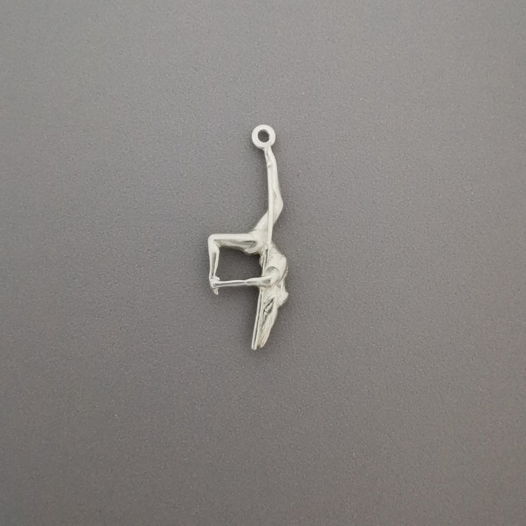 Pole Dance (Танци на пилон) – Дамски спортен медальон от сребро 925 в класическо сребро – Ръчно изработено спортно бижу – Идеален подарък за жена, фенка на гимнастиката – SSJ