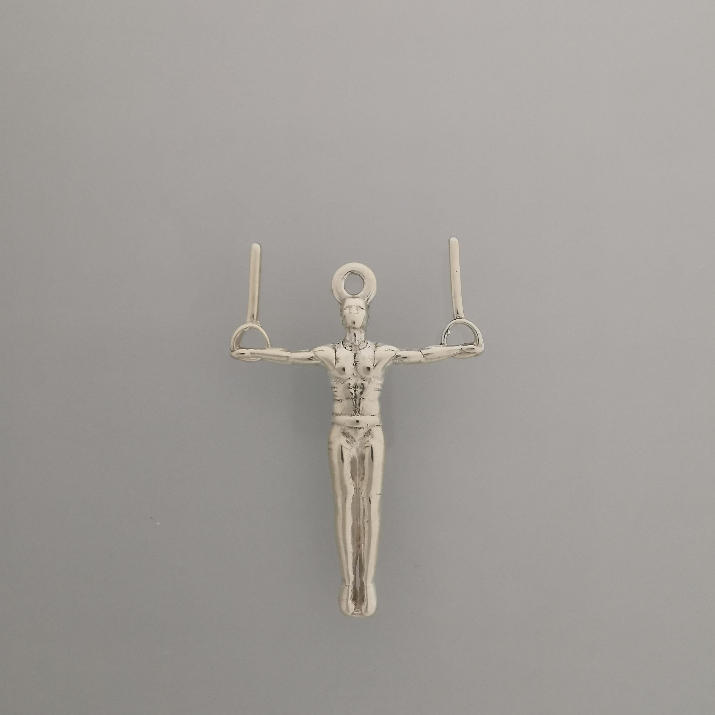 Мъжки спортен медальон от сребро 925 – Талисман за гимнастици и спортисти – Ръчно изработено бижу в класическо полирано покритие – Идеален подарък за спортист, треньор или фен – SSJ