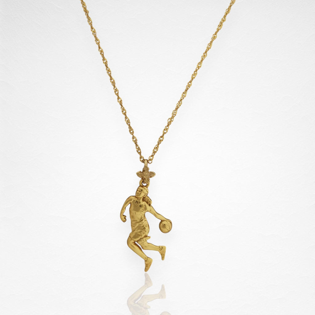 Баскетбол – Женски спортен медальон от сребро 925 с позлатено покритие – Ръчно изработено бижу талисман за баскетболистки и фенки на спорта – Идеален подарък за спортист, треньор или почитател – SSJ