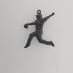Бейзбол – Мъжки спортен медальон за бейзболист питчър от сребро 925 с оксидирано черно покритие – Ръчно изработено бижу талисман – Идеален подарък за спортисти, треньори и фенове – SSJ