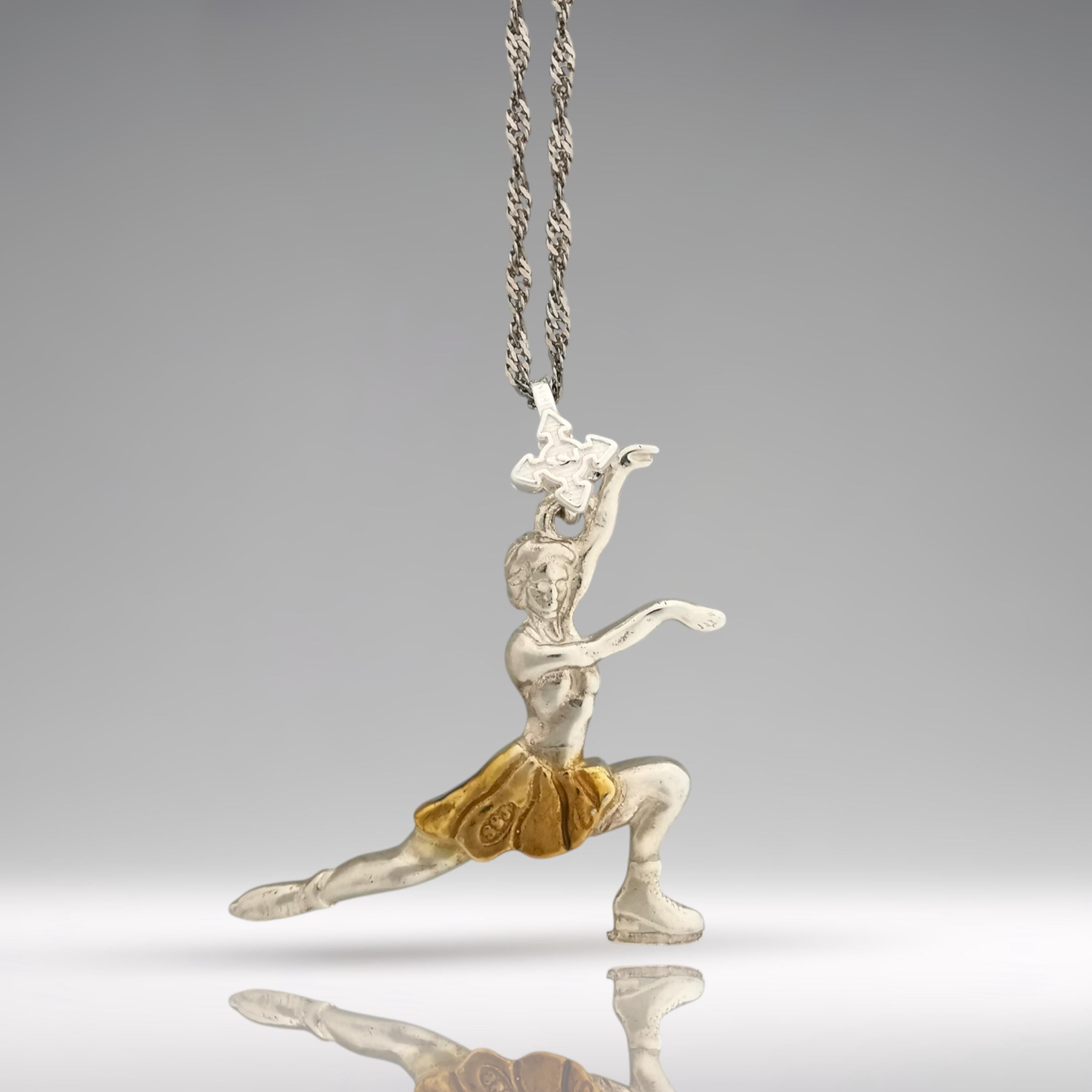 Фигурно пързаляне – Дамски спортен медальон от сребро 925 с частично позлатено покритие – Ръчно изработено спортно бижу – Идеален подарък за жена, фенка на фигурното пързаляне – SSJ