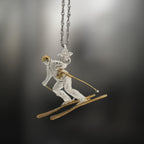 Скиор – Унисекс спортен медальон от сребро 925 с частично позлатено покритие – Ръчно изработено спортно бижу – Идеален подарък за фен на зимните спортове – SSJ