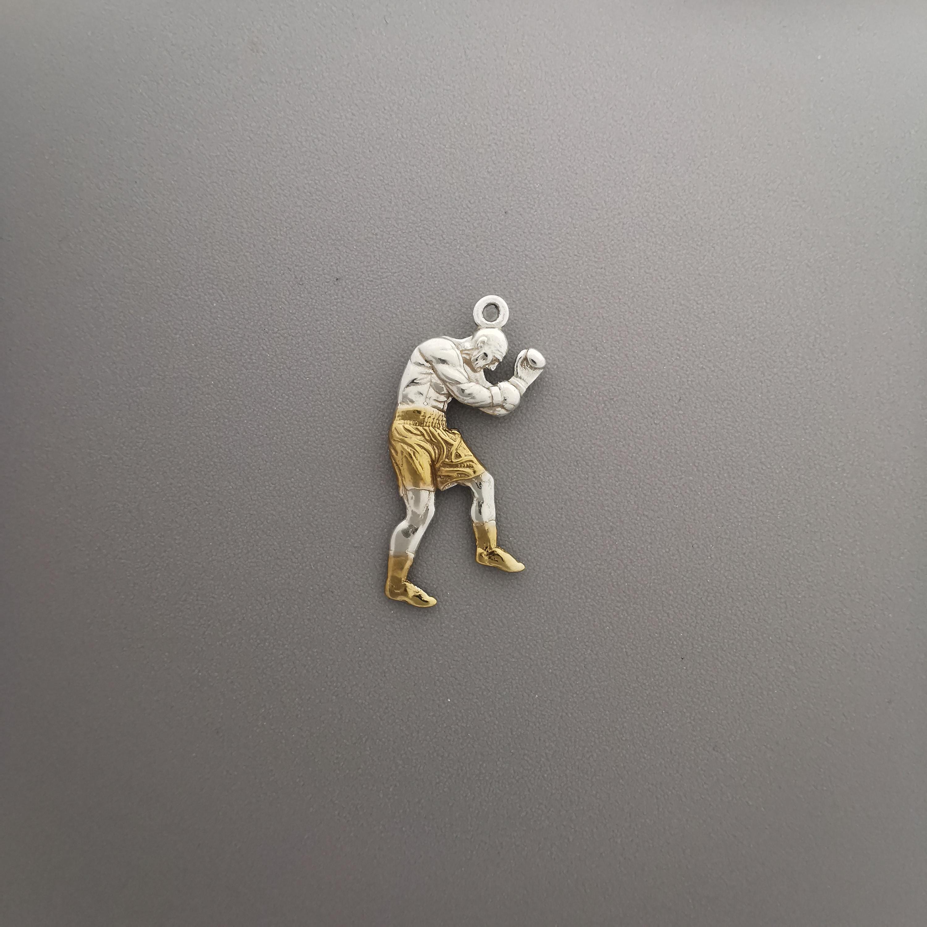 Боксьор – Мъжки спортен медальон за бойци, боксьори и MMA атлети от сребро 925 с частично позлатено покритие – Ръчно изработено бижу талисман за бойни изкуства – SSJ