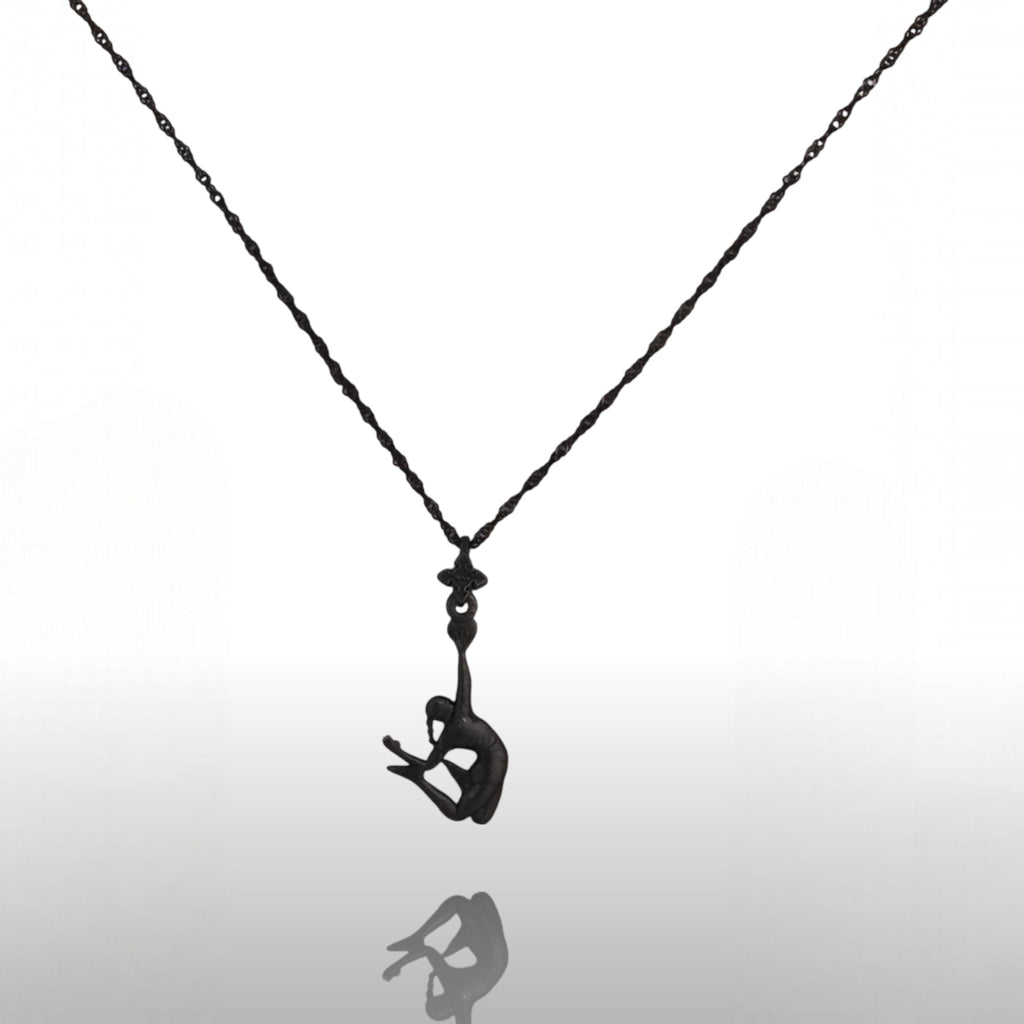 Волейболистка – Женско спортно бижу • медальон от сребро 925 (оксидирано) • ръчна изработка • талисман • идеален подарък – SSJ