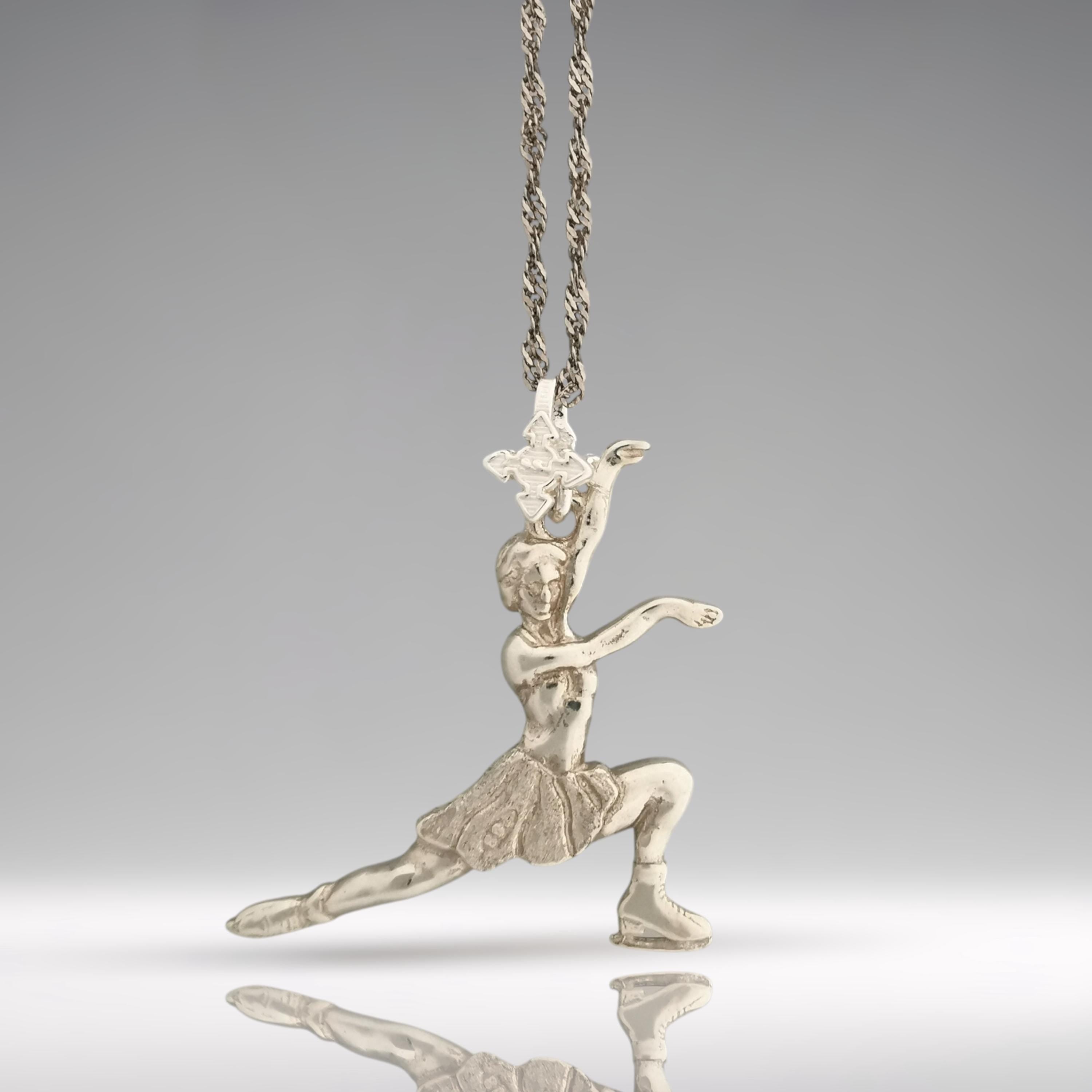 Фигурно пързаляне – Дамски спортен медальон от сребро 925 в класическо сребро – Ръчно изработено спортно бижу – Идеален подарък за жена, фенка на фигурното пързаляне – SSJ