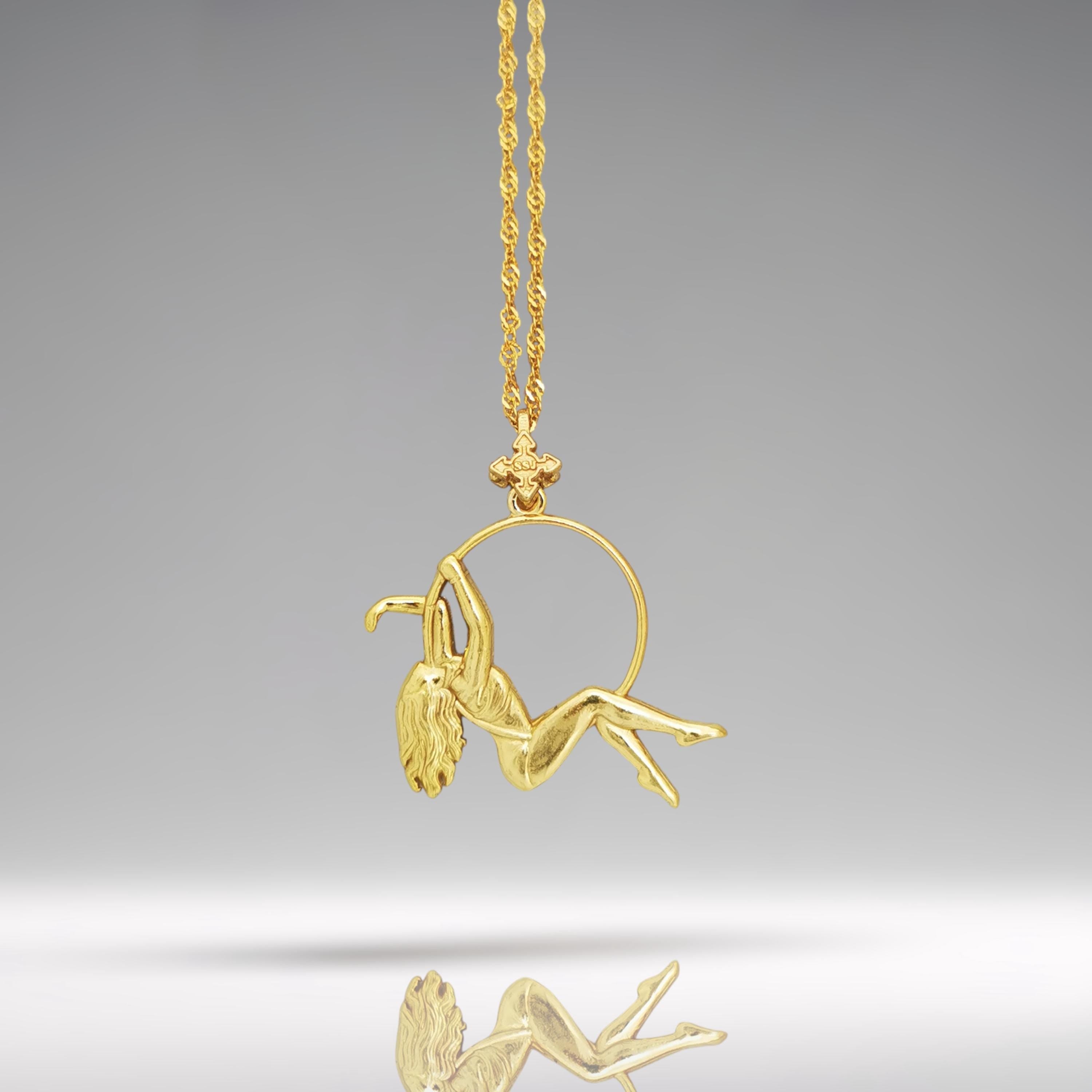 Въздушна акробатика – Женски спортен медальон от сребро 925 с 18K позлатено покритие – Ръчно изработено бижу талисман за гимнастички и танцьорки – Идеален подарък за спортист, треньор или артист – SSJ