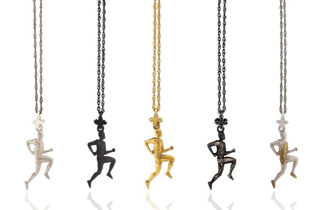 Атлет – Мъжки спортен медальон за бегачи, спринтьори и маратонци от сребро 925 с частично позлатено покритие – Ръчно изработено бижу талисман за лекоатлети – SSJ