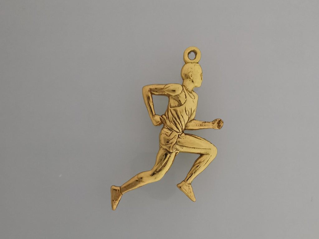 Атлет – Мъжки спортен медальон за бегачи, спринтьори и маратонци от сребро 925 с позлатено покритие – Ръчно изработено бижу талисман за лекоатлети – SSJ