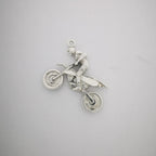 Мотокрос – Мъжки спортен медальон от сребро 925 в класическо сребро – Ръчно изработено спортно бижу – Идеален подарък за мъж, фен на мотокроса – SSJ