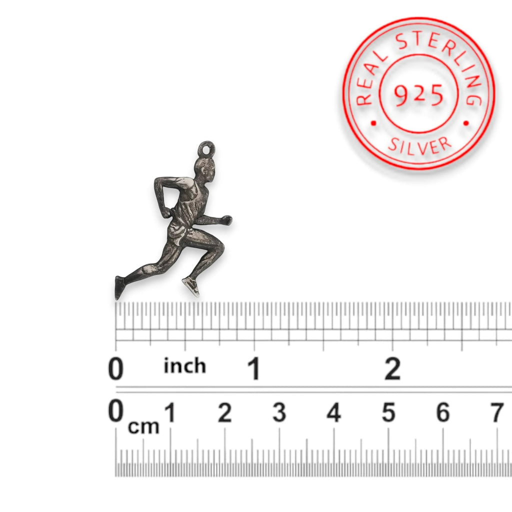 Атлет – Мъжки спортен медальон за бегачи, спринтьори и маратонци от сребро 925 с винтидж покритие – Ръчно изработено бижу талисман за лекоатлети – SSJ
