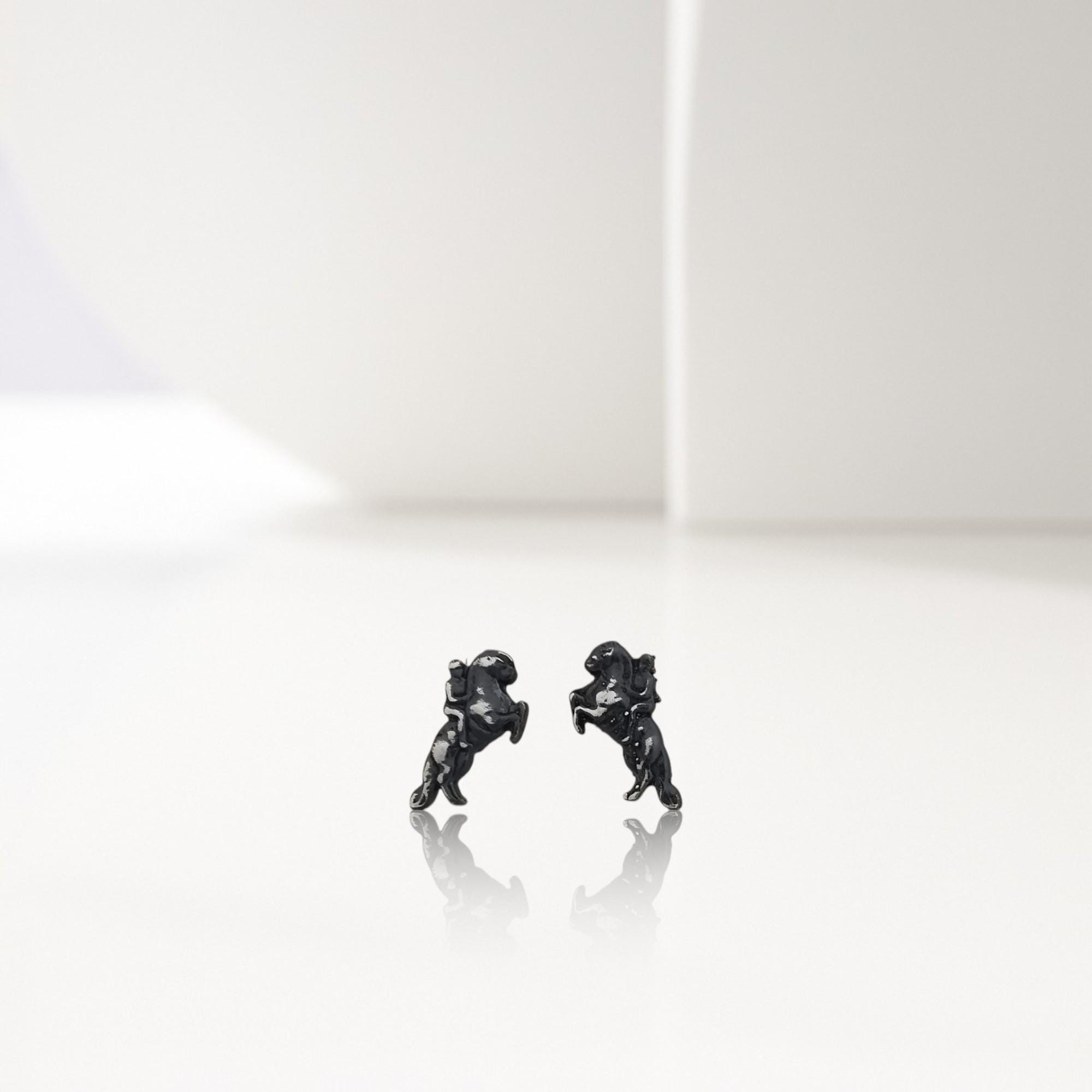 Конен спорт – Дамски обеци с фигура на състезателка – Винтидж покритие – Сребро 925 – Ръчно изработени спортни бижута/талисмани конна езда – Идеален подарък за жена – SSJ