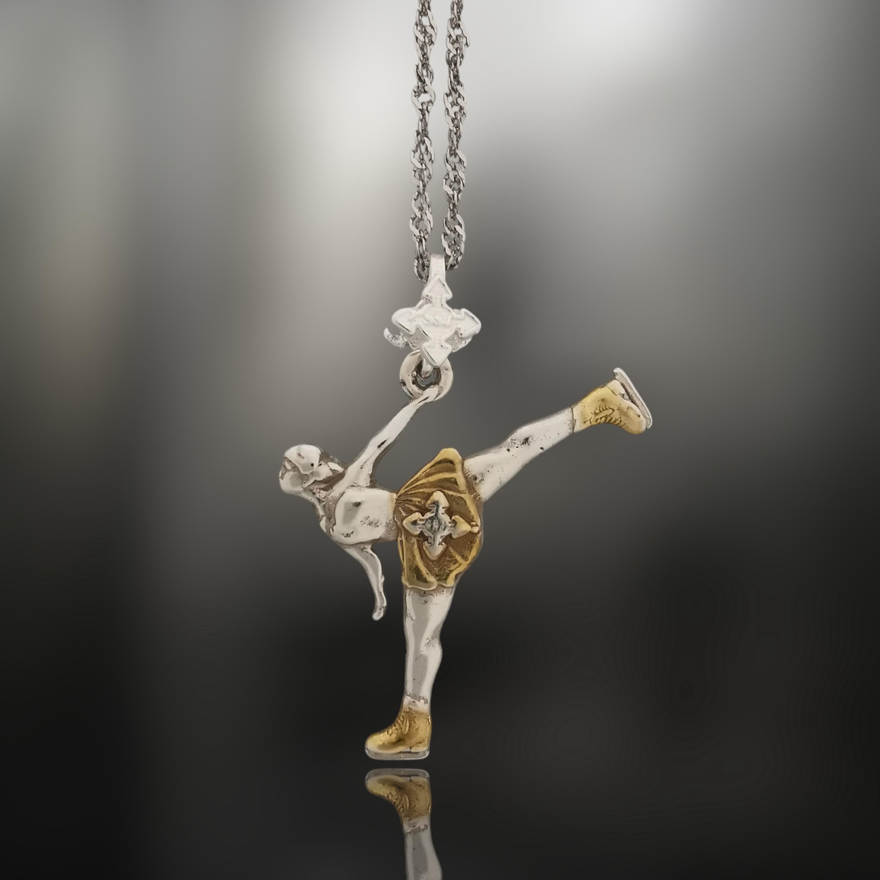 Фигурно пързаляне (спирала) – Дамски спортен медальон от сребро 925 с частично позлатено покритие – Ръчно изработено спортно бижу – Идеален подарък за жена, фенка на фигурното пързаляне – SSJ