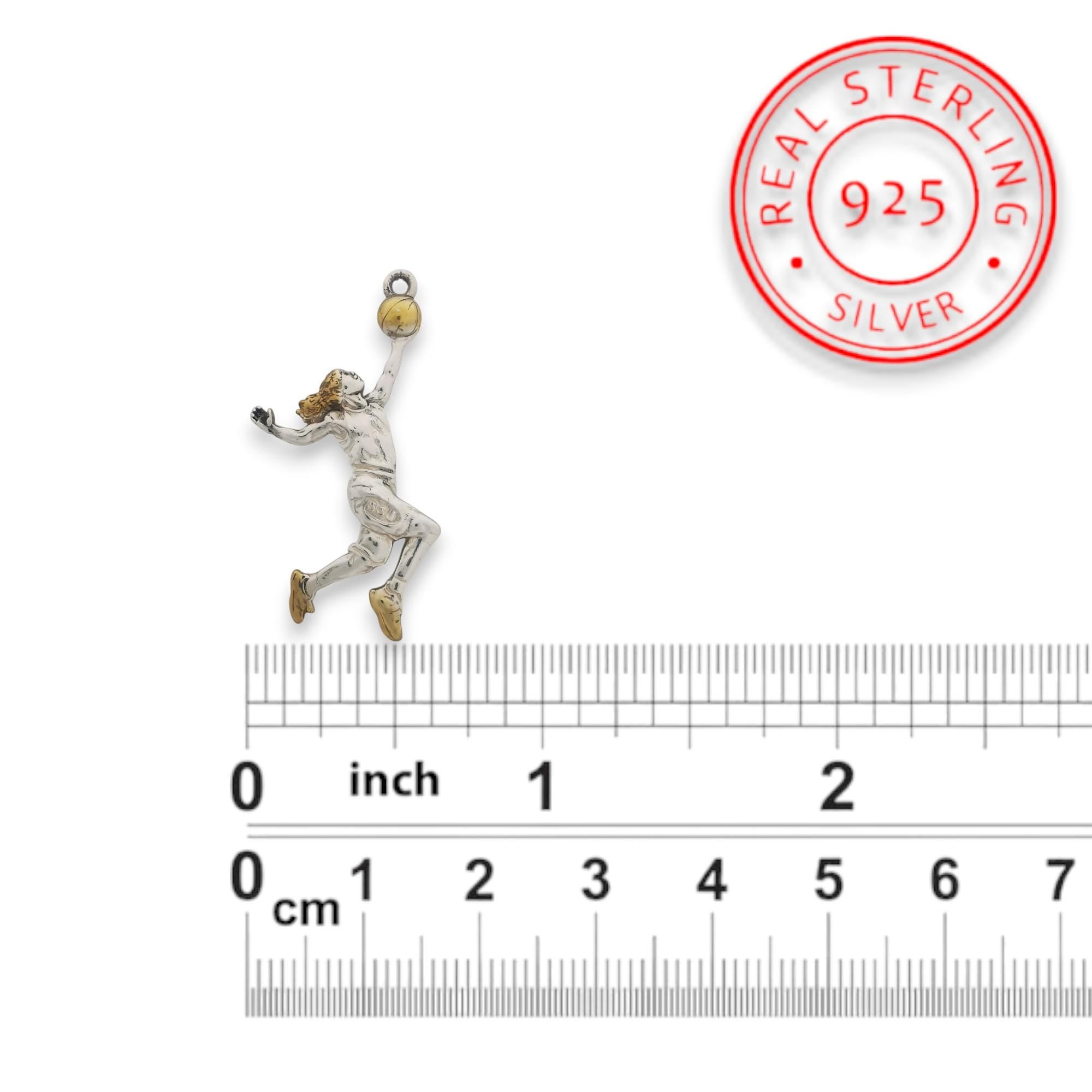 Баскетбол – Женски спортен медальон от сребро 925 с частично позлатено покритие – Ръчно изработено бижу талисман за баскетболистки и фенки на спорта – Идеален подарък за спортист, треньор или почитател – SSJ