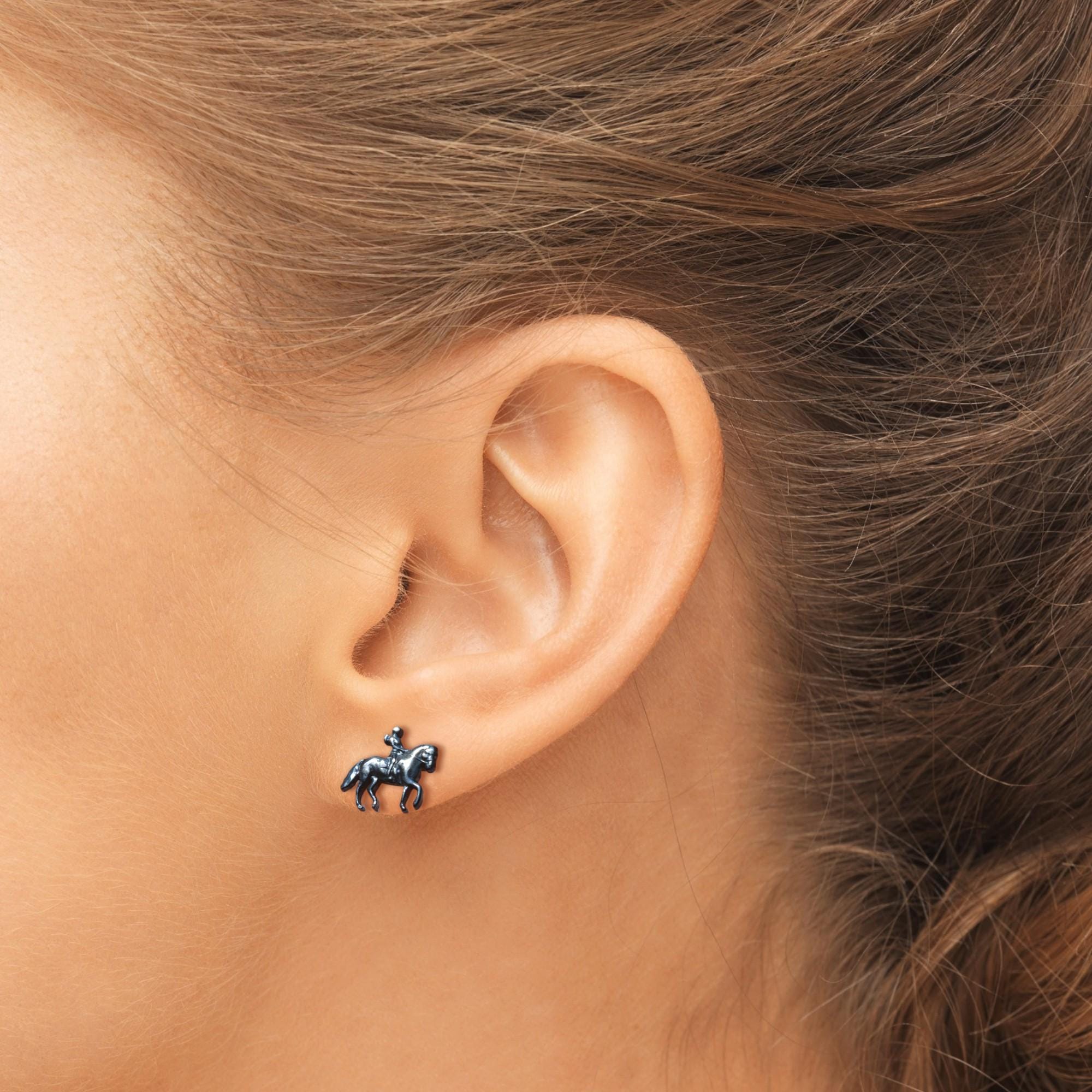 Конен спорт – Дамски обеци с фигура на ездачка – Винтидж покритие – Сребро 925 – Ръчно изработени спортни бижута/талисмани конна езда – Идеален подарък за жена – SSJ