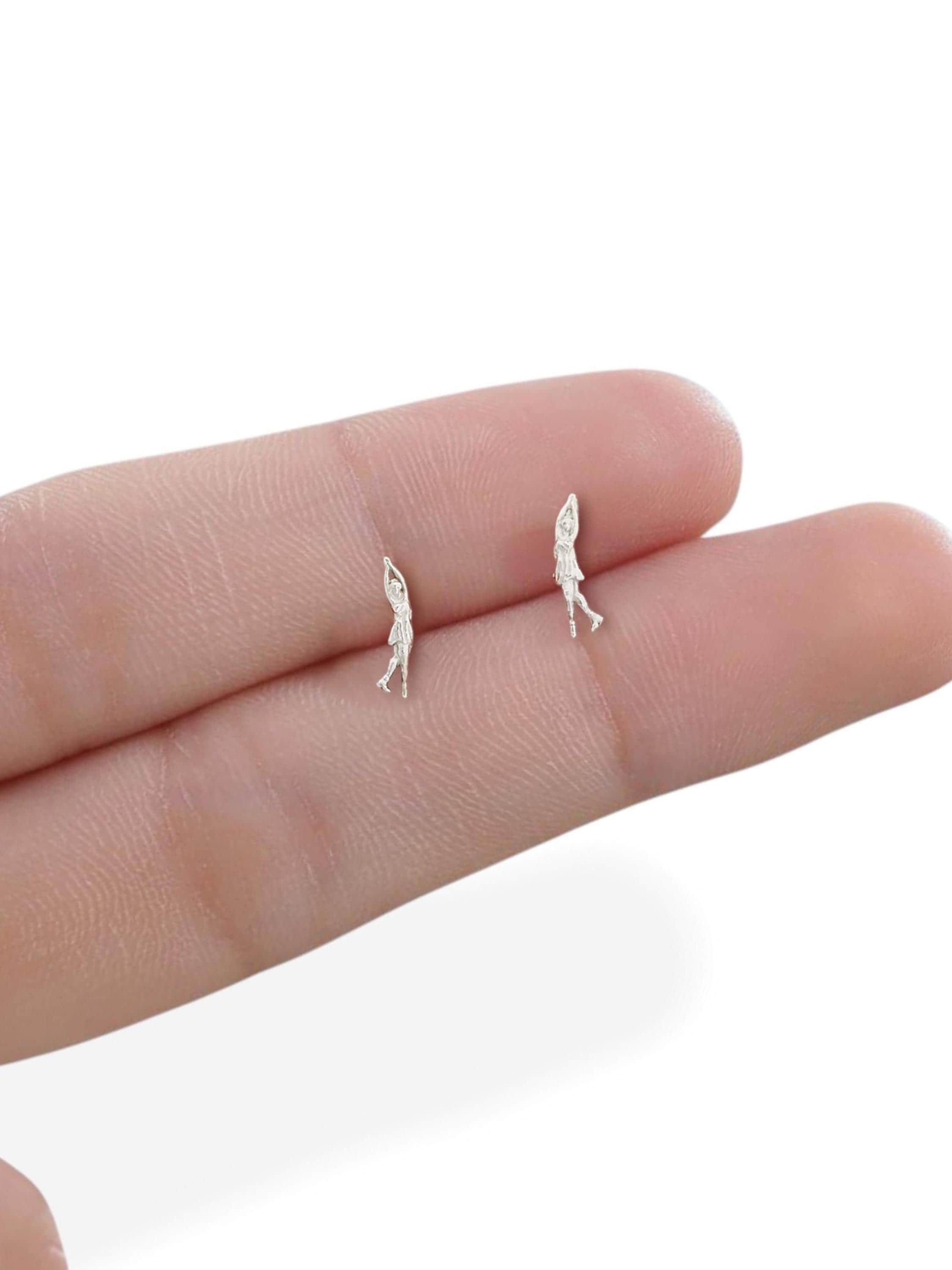 Фигурно пързаляне – Дамски обеци от сребро 925 с частично позлатено покритие – Ръчно изработени спортни бижута – Идеален подарък за жена, фенка на фигурното пързаляне – SSJ