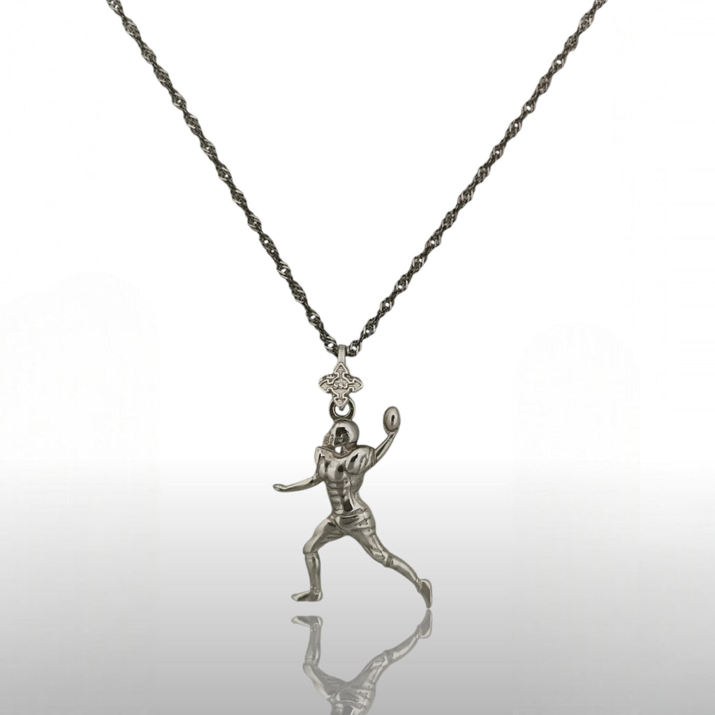 Американски футбол – Мъжки спортен медальон от сребро 925 с класическо полирано покритие – Ръчно изработено бижу талисман за спортисти и фенове – Идеален подарък за играч, треньор или почитател – SSJ