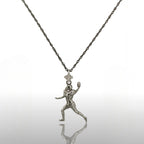 Американски футбол – Мъжки спортен медальон от сребро 925 с класическо полирано покритие – Ръчно изработено бижу талисман за спортисти и фенове – Идеален подарък за играч, треньор или почитател – SSJ