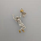 Баскетбол – Женски спортен медальон от сребро 925 с частично позлатено покритие – Ръчно изработено бижу талисман за баскетболистки и фенки на спорта – Идеален подарък за спортист, треньор или почитател – SSJ