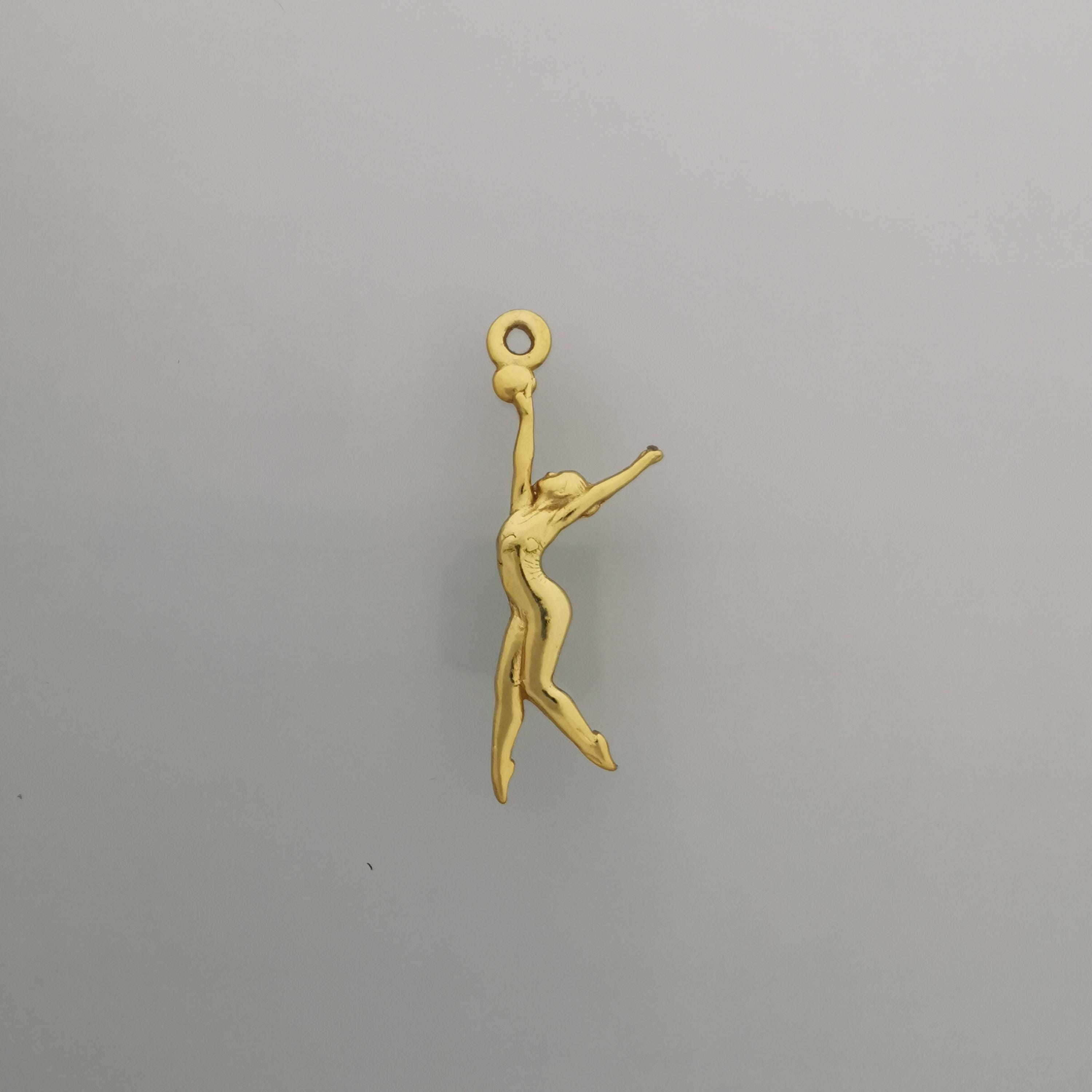 Художествена гимнастика (съчетание с топка) – Дамски спортен медальон от сребро 925 с позлатено покритие – Ръчно изработено спортно бижу – Идеален подарък за жена, фенка на художествената гимнастика – SSJ