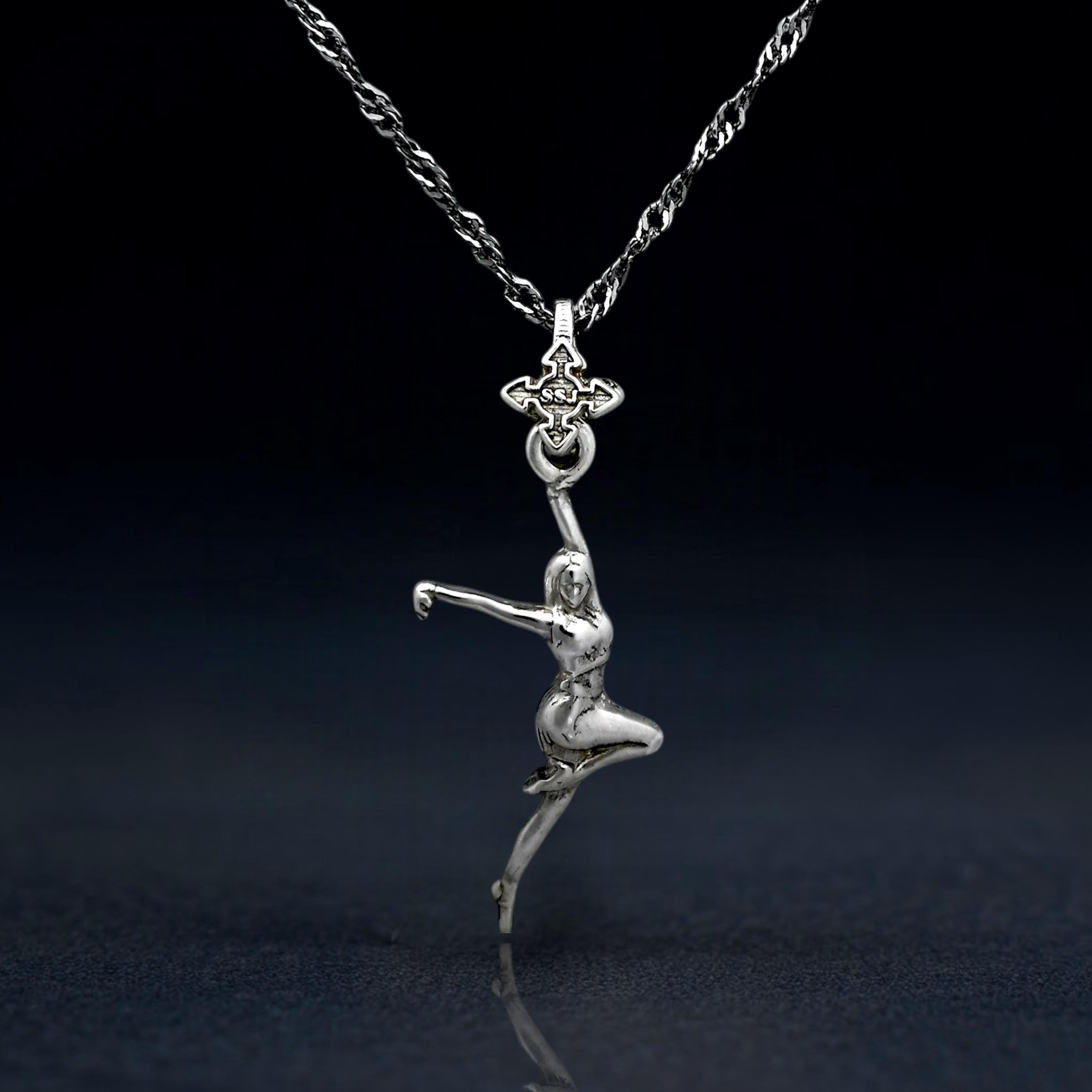 Танцьорка – Дамски спортен медальон в класическо сребро 925 – Ръчно изработено спортно бижу – Идеален подарък за жена, фенка на спортните танци – SSJ