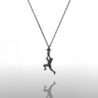 Баскетбол – Мъжки спортен медальон от сребро 925 с оксидирано покритие – Ръчно изработено бижу талисман за баскетболисти и фенове – Идеален подарък за спортист, треньор или почитател – SSJ