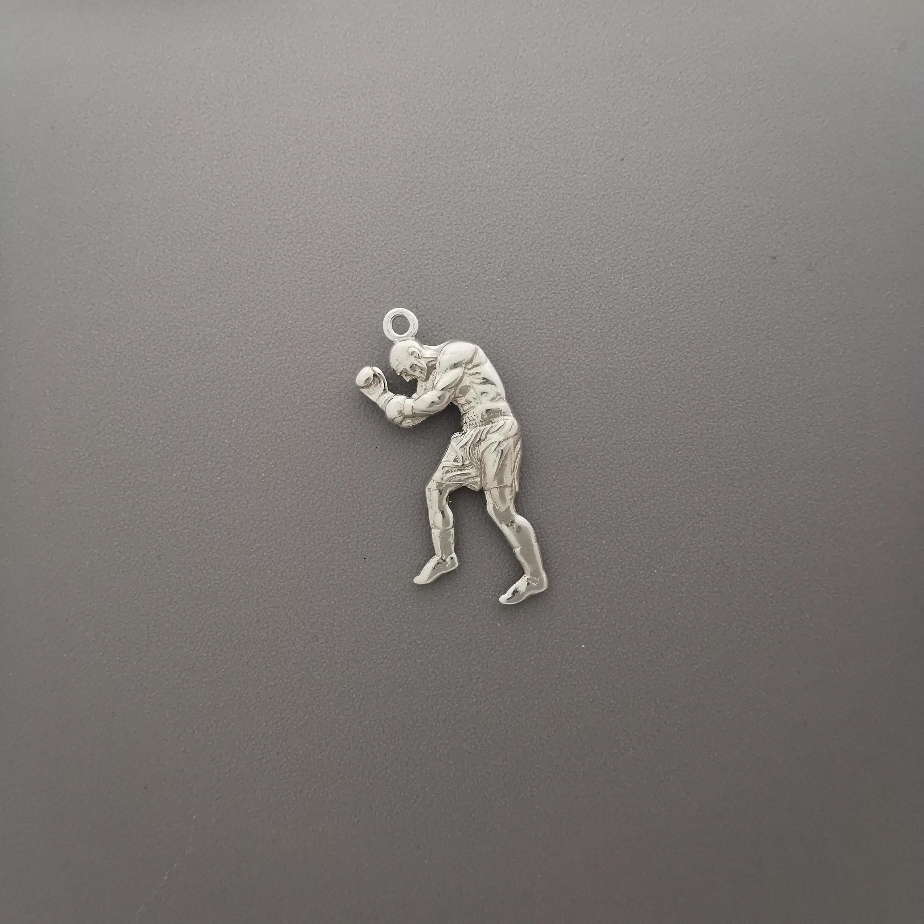 Боксьор – Мъжки спортен медальон за бойци, боксьори и MMA атлети от сребро 925 – Ръчно изработено бижу талисман за бойни изкуства – SSJ