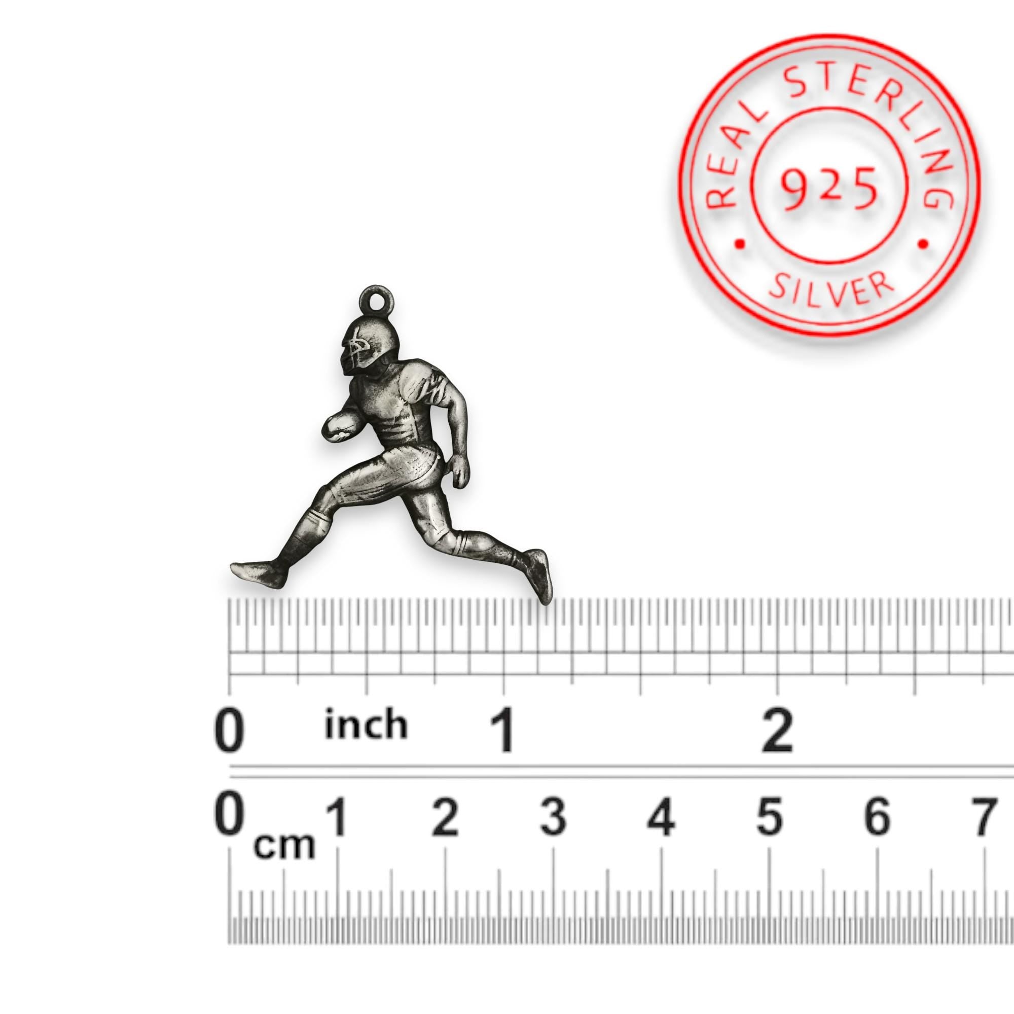 Американски футбол – Мъжки спортен медальон от сребро 925 с винтидж покритие – Ръчно изработено бижу талисман за спортисти и фенове – Идеален подарък за играч, треньор или почитател – SSJ