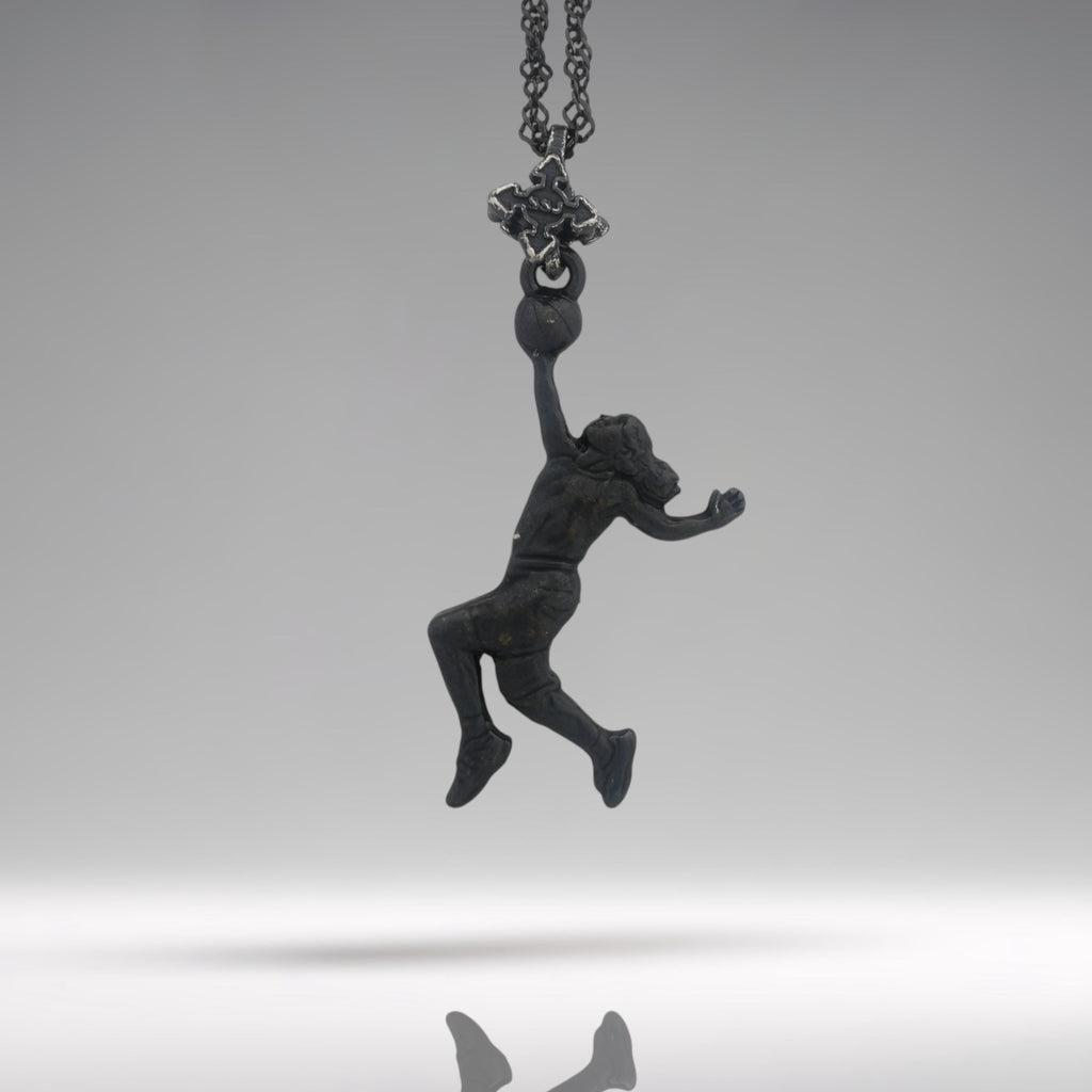 Баскетбол – Женски спортен медальон от сребро 925 с оксидирано покритие – Ръчно изработено бижу талисман за баскетболистки и фенки на спорта – Идеален подарък за спортист, треньор или почитател – SSJ