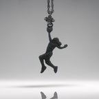 Баскетбол – Женски спортен медальон от сребро 925 с оксидирано покритие – Ръчно изработено бижу талисман за баскетболистки и фенки на спорта – Идеален подарък за спортист, треньор или почитател – SSJ