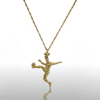 Футболист (воле) – Мъжки спортен медальон от сребро 925 с позлатено покритие – Ръчно изработено спортно бижу – Идеален подарък за мъж, фен на футбола – SSJ