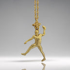 Американски футбол – Мъжки спортен медальон от сребро 925 с позлатено покритие – Ръчно изработено бижу талисман за спортисти и фенове – Идеален подарък за играч, треньор или почитател – SSJ