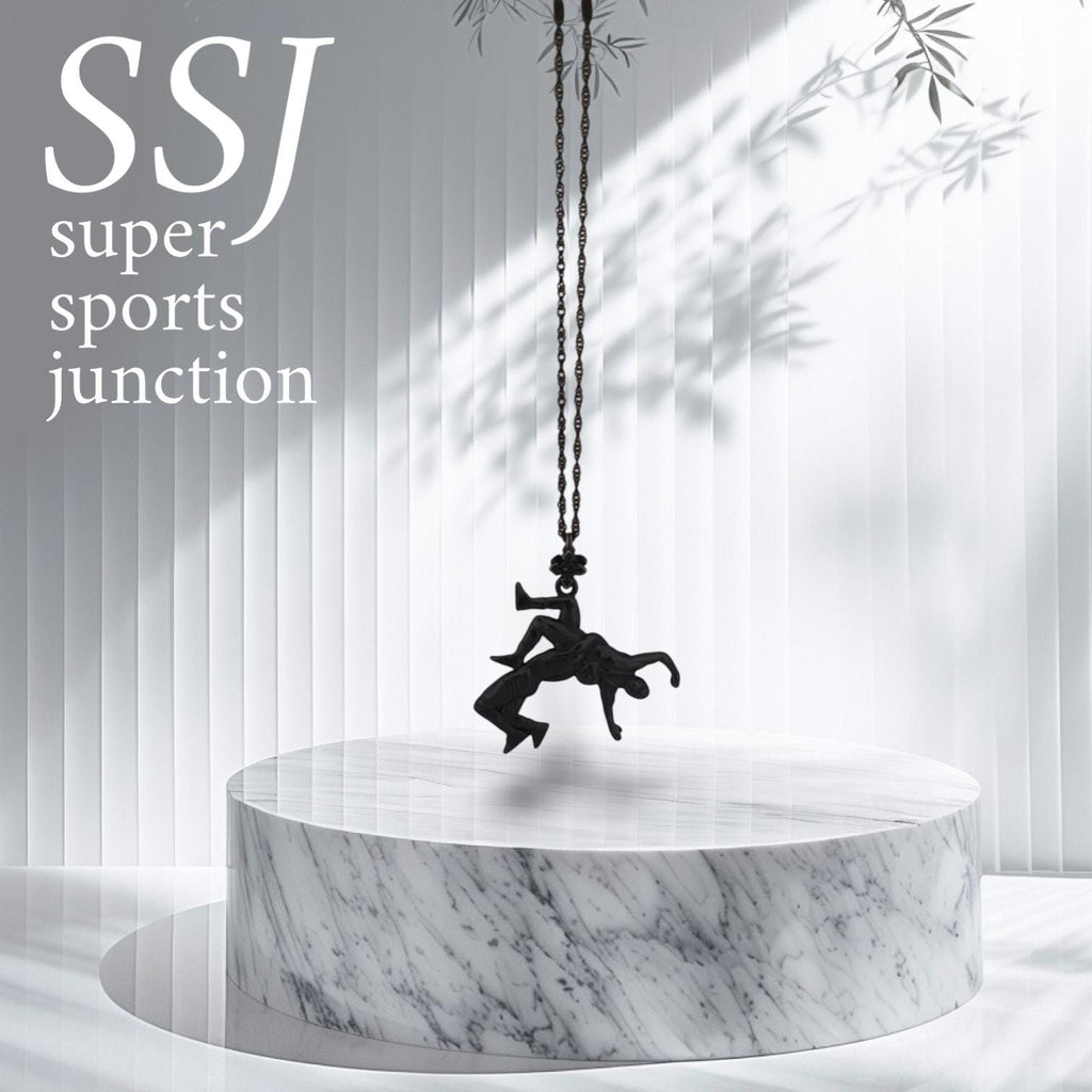 Борба – Мъжки спортен медальон от сребро 925 с оксидирано покритие – Ръчно изработено бижу талисман за борци, треньори и фенове на бойните изкуства – SSJ