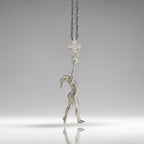 Художествена гимнастика (съчетание с топка) – Дамски спортен медальон от сребро 925 в класическо сребро – Ръчно изработено спортно бижу – Идеален подарък за жена, фенка на художествената гимнастика – SSJ